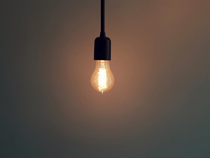 4 Easy Ways to Save Money on Your Electric Bill While Traveling